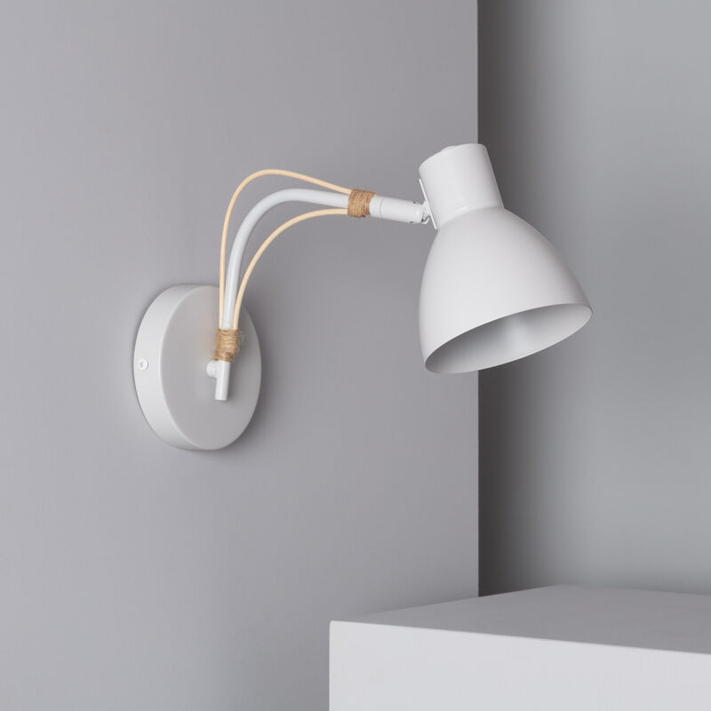 foto del prodotto lampada da parete orientabile legno e metallo cubal bianco