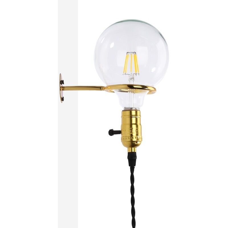 foto del prodotto lampada da parete per interni in oro con presa e interruttore per