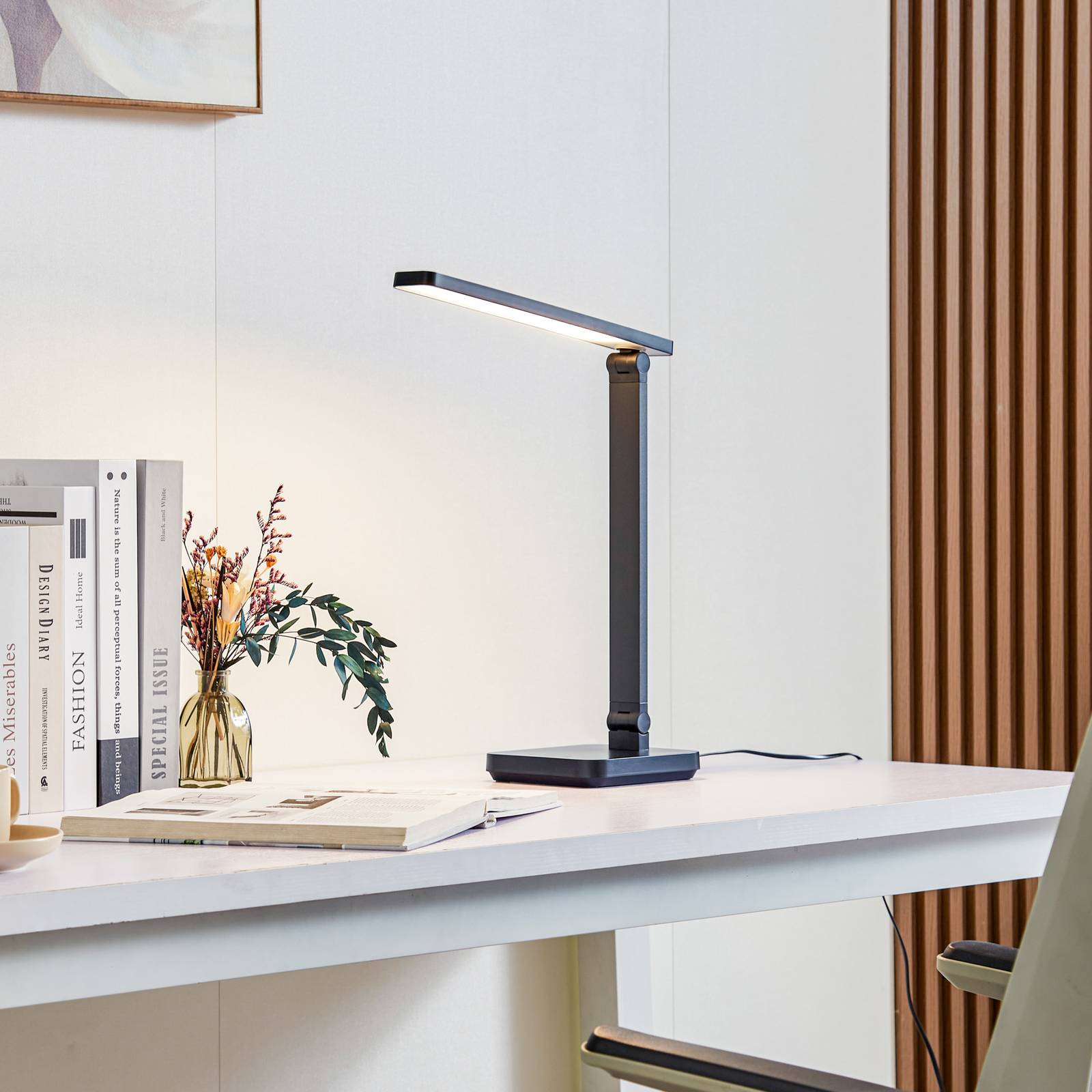 foto del prodotto lampada da scrivania a led lindby rylas, nera, usb, cct
