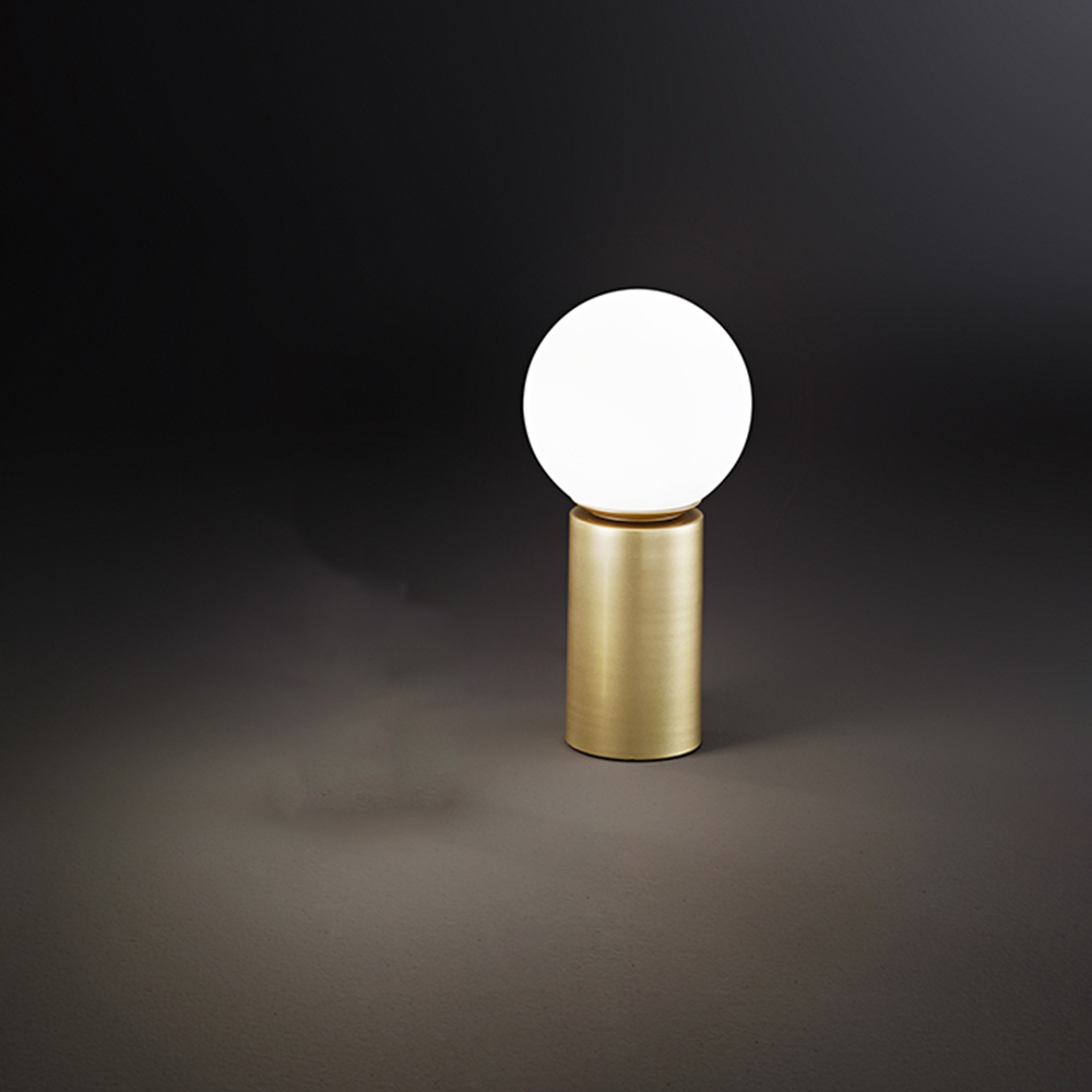 foto del prodotto lampada da scrivania contemporanea birillo metallo oro vetro bianco 1 luce e14