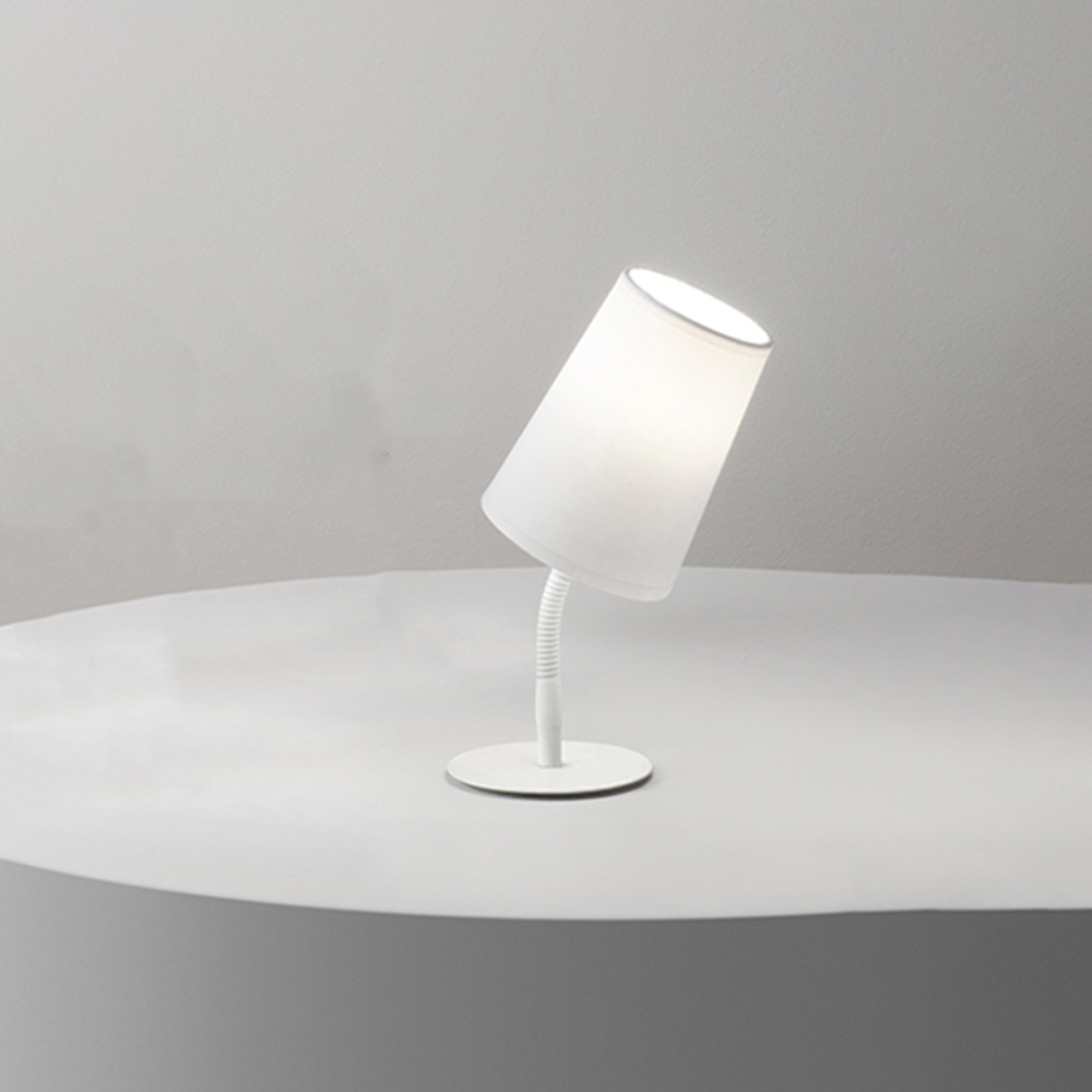foto del prodotto lampada da scrivania contemporanea mash metallo bianco tessuto 1 luce e14