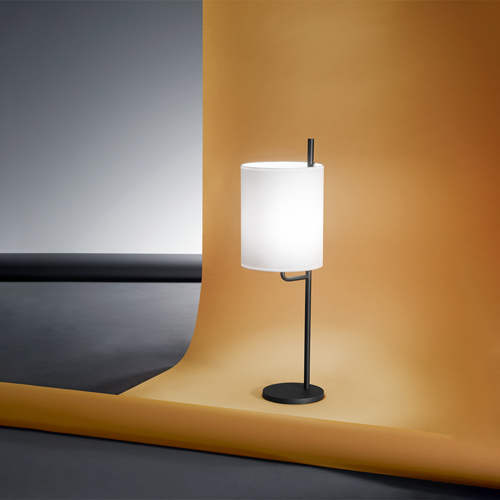 foto del prodotto lampada da scrivania contemporanea ram hotel metallo nero tessuto 1 luce e27