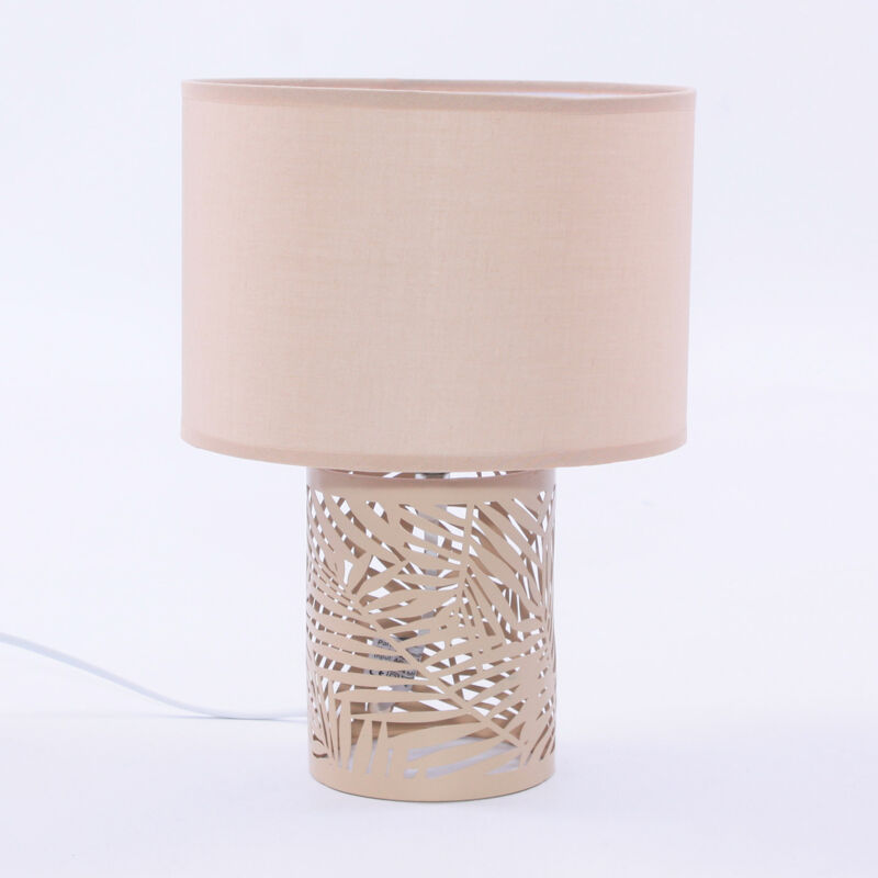 foto del prodotto lampada da tavolo 22xh31 cm in metallo traforato beige