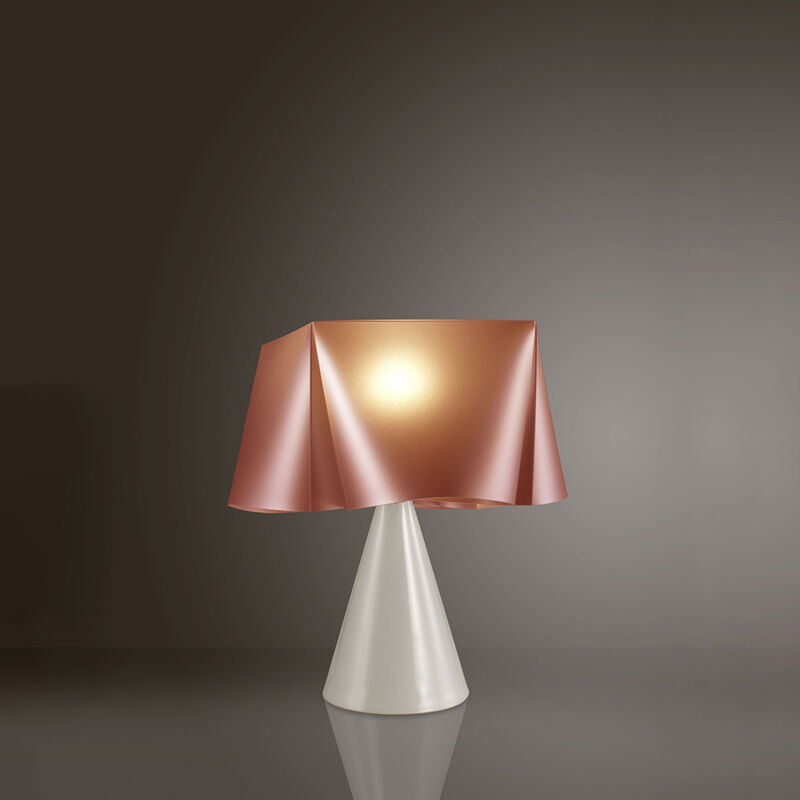 foto del prodotto lampada da tavolo a cono 1 luce wanda in polilux rame d30 made in italy