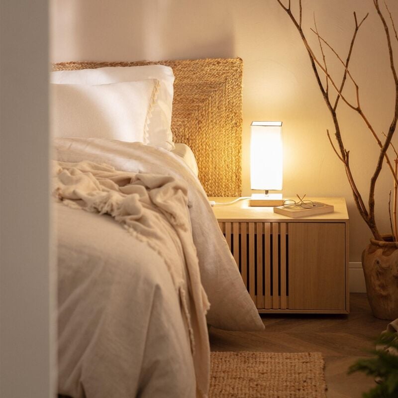 foto del prodotto lampada da tavolo haarle bianco