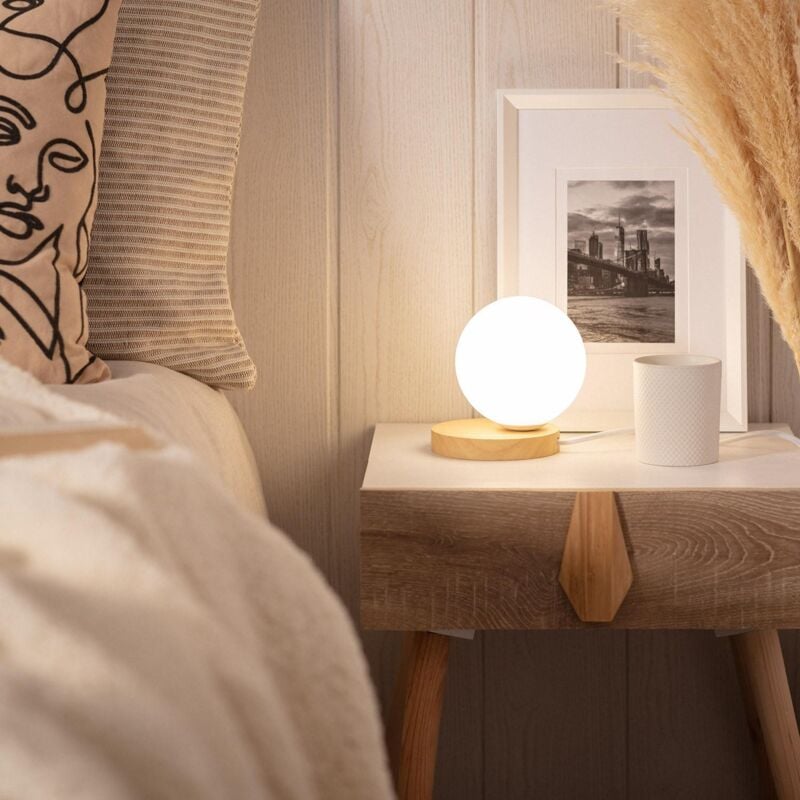 foto del prodotto lampada da tavolo in legno e vetro kamulo naturale