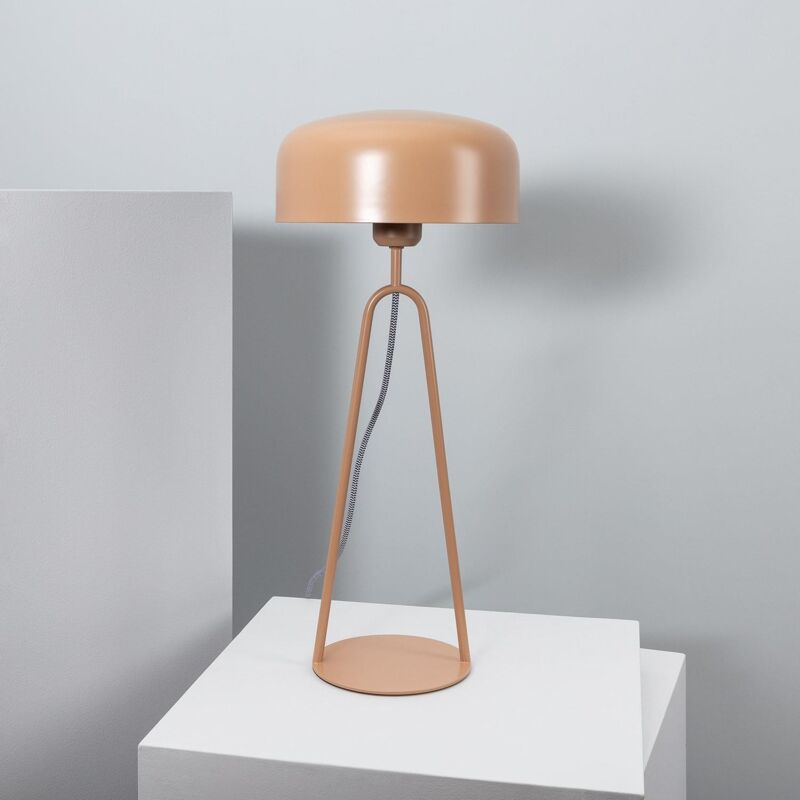 foto del prodotto lampada da tavolo in metallo luca beige