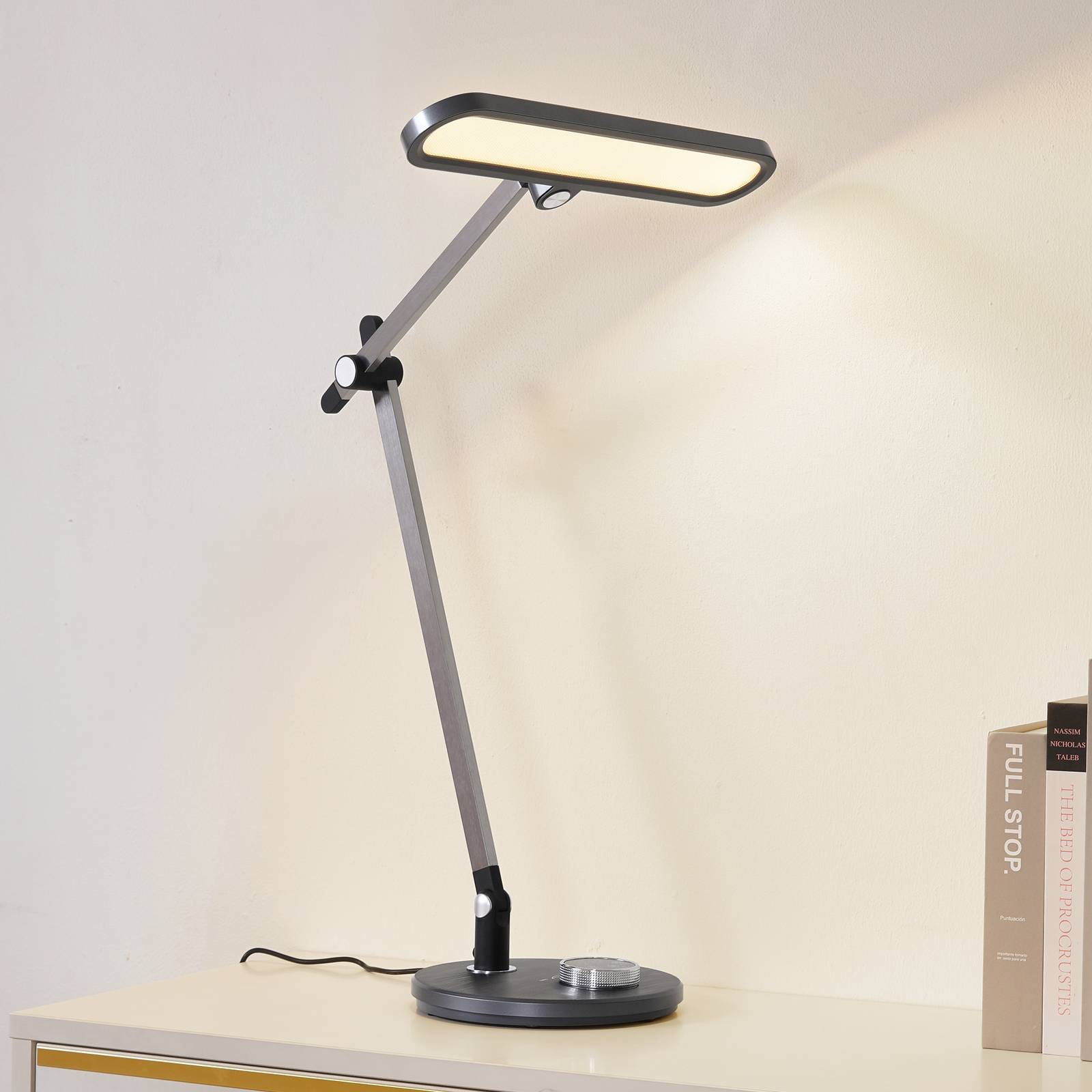 foto del prodotto lampada da tavolo led lindby elvir, grigio, alluminio, altezza 53 cm, cct