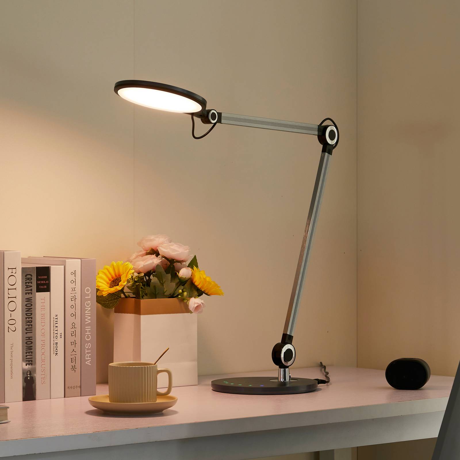 foto del prodotto lampada da tavolo led lindby nyxaris, grigio, metallo, cct, 50 cm
