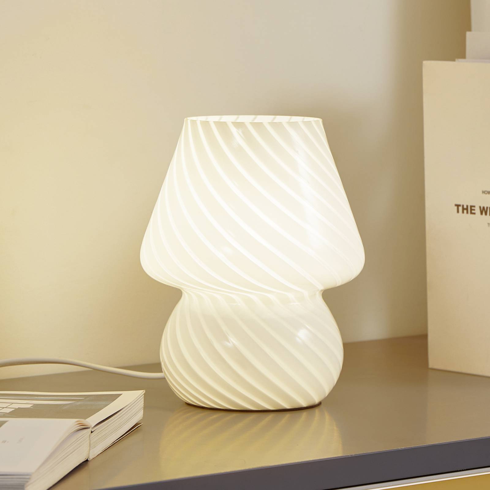 foto del prodotto lampada da tavolo lindby andriana, giallo bianco, vetro, 15 cm