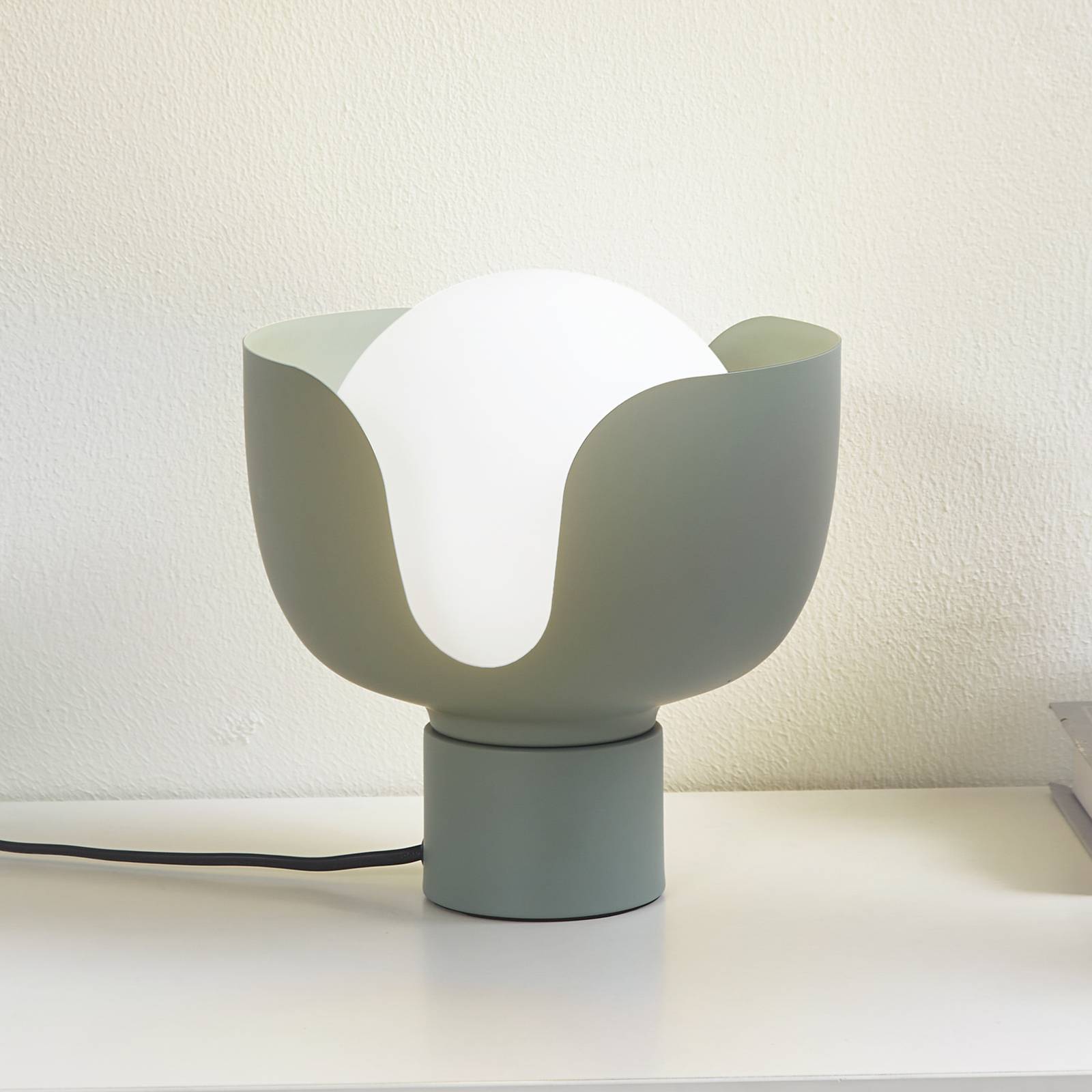foto del prodotto lampada da tavolo lindby fiora, verde, vetro, metallo, 20 cm