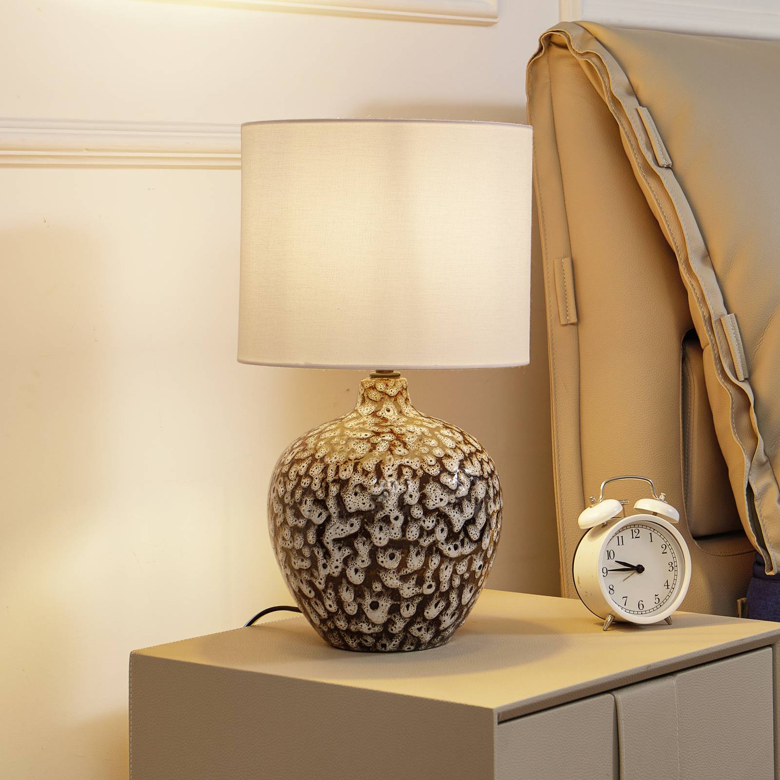 foto del prodotto lampada da tavolo lindby thalassia, bianco nero, 26 cm, ceramica