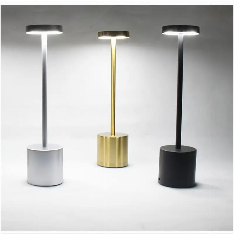 foto del prodotto lampada da tavolo moderna ricaricabile usb touch portatile luminosit regolabile trade shop traesio