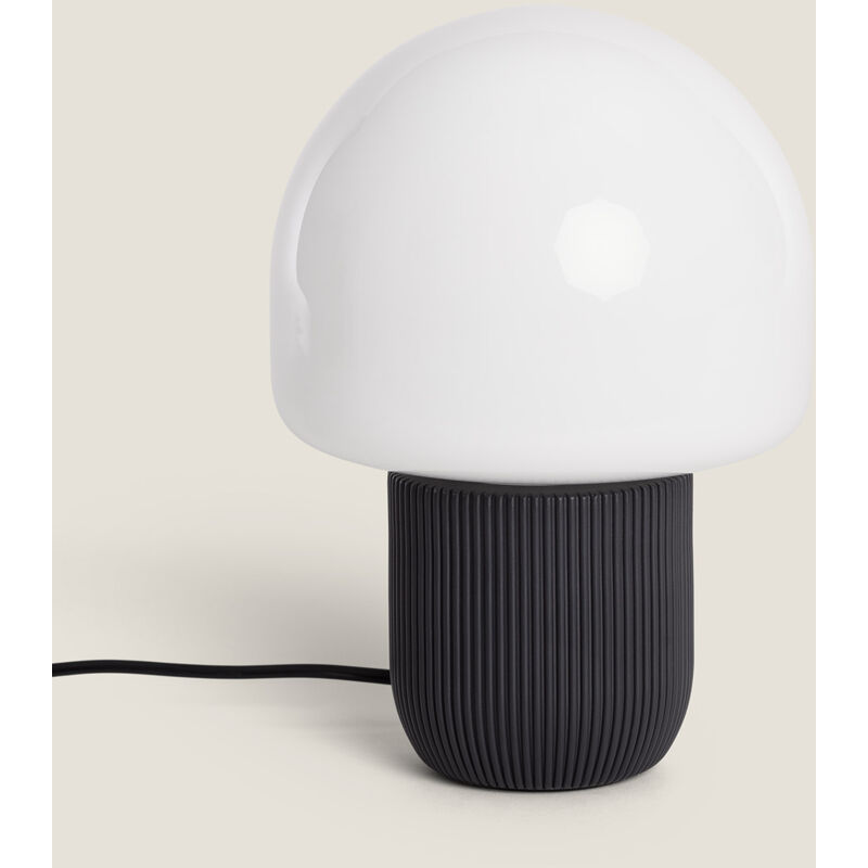 foto del prodotto lampada da tavolo resina nacune nero