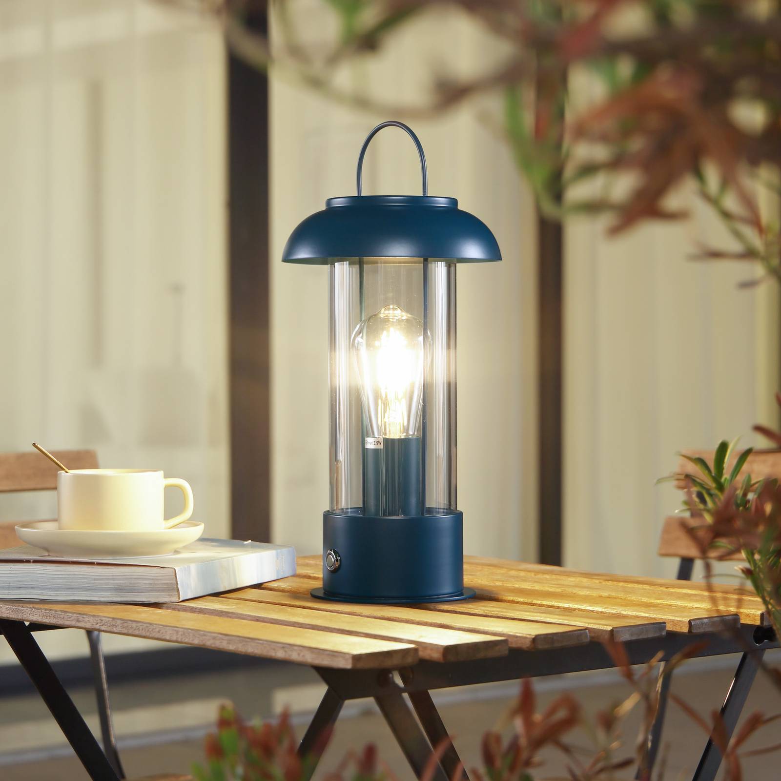foto del prodotto lampada da tavolo ricaricabile lindby yvette, blu, ip44, touch dimmer