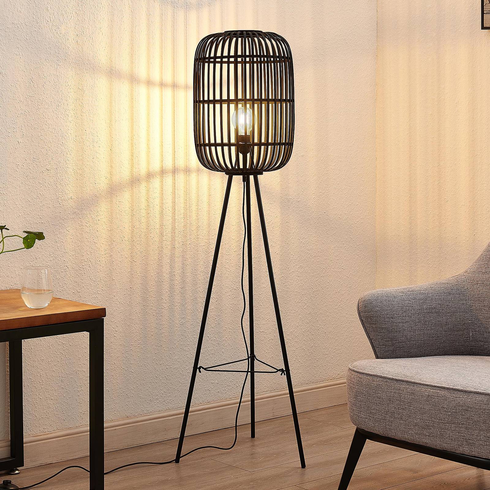 foto del prodotto lampada da terra lindby canyana, nera, rattan, altezza 139 cm