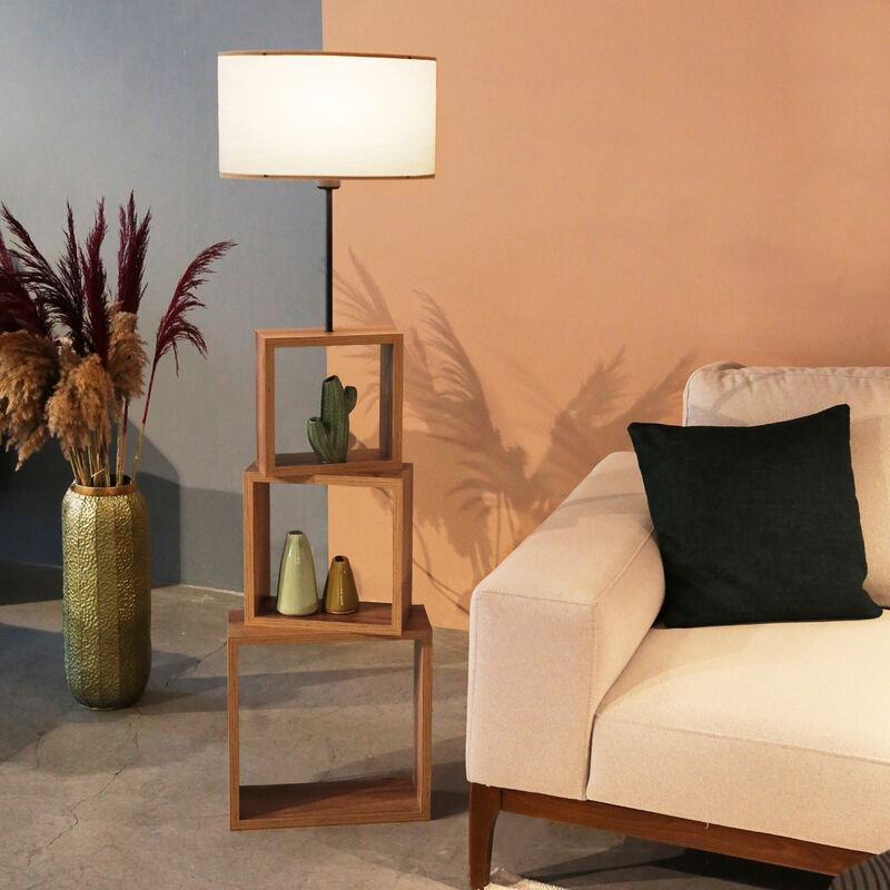 foto del prodotto lampada da terra mansfield piantana con base a 3 scomparti forma di cubo e paralume cilindrico in tessuto color crema lux.pro