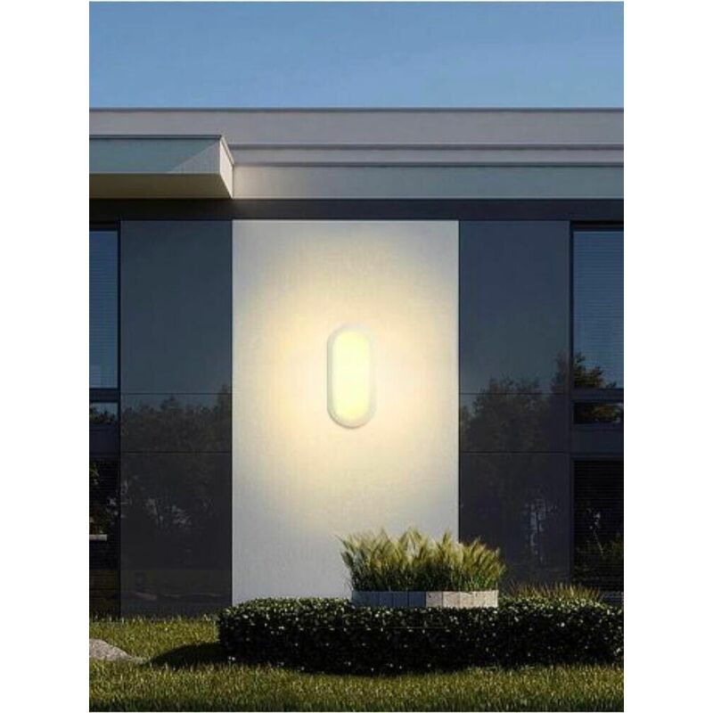 foto del prodotto lampada led 18 watt luce calda 3000k plafoniera da esterno ip65