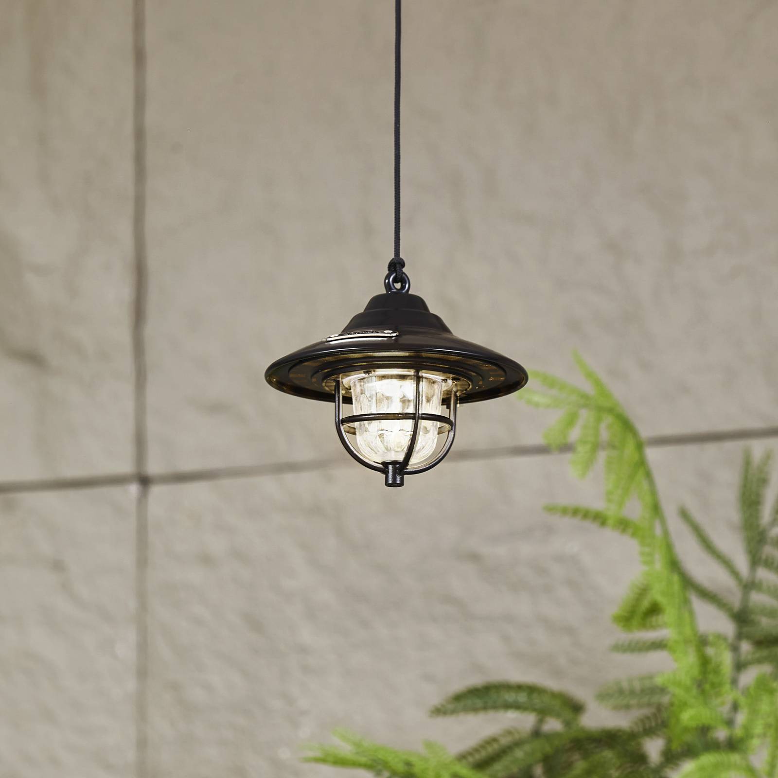 foto del prodotto lampada led da esterno ketil di lindby, nera, picchetto a terra, batteria