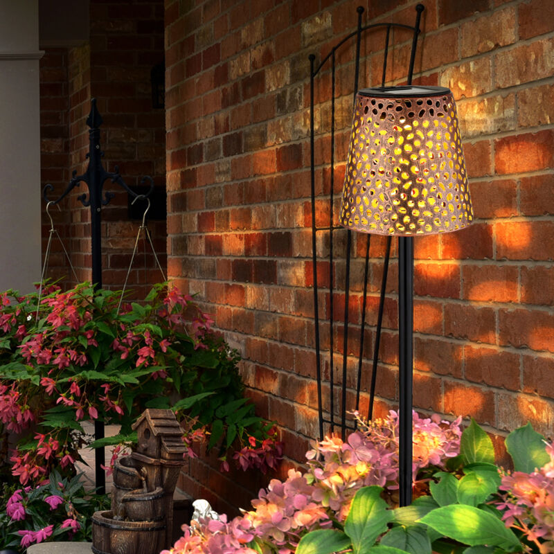 foto del prodotto lampada led solare a spina lampada solare da giardino per esterno lampada solare a spina in metallo, con picchetto ip44 batteria, effetto luce, oro
