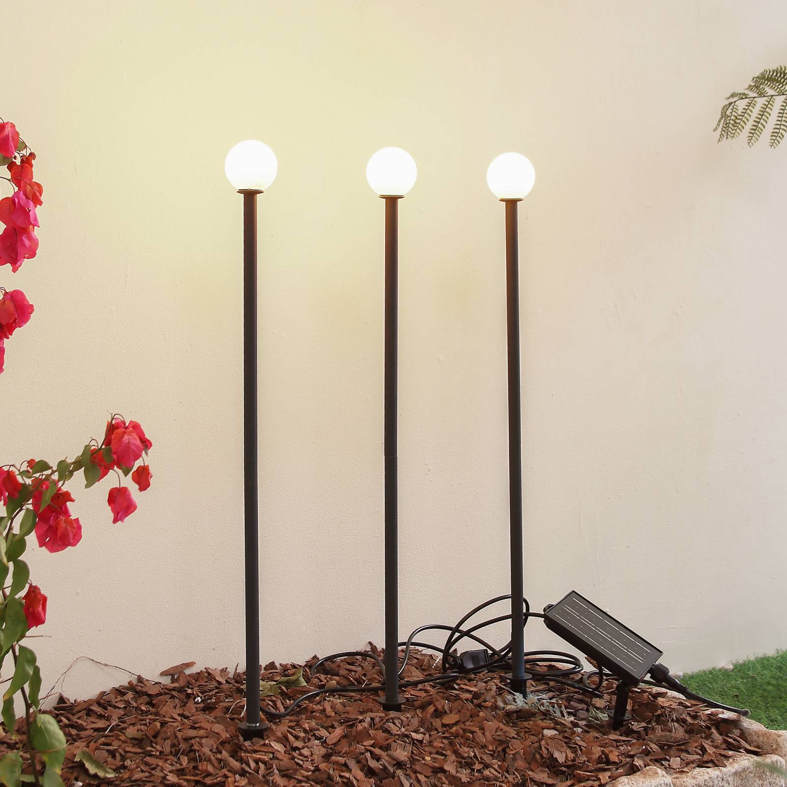 foto del prodotto lampada led solare freydis di lindby, set di 3, nero, 2.000 k