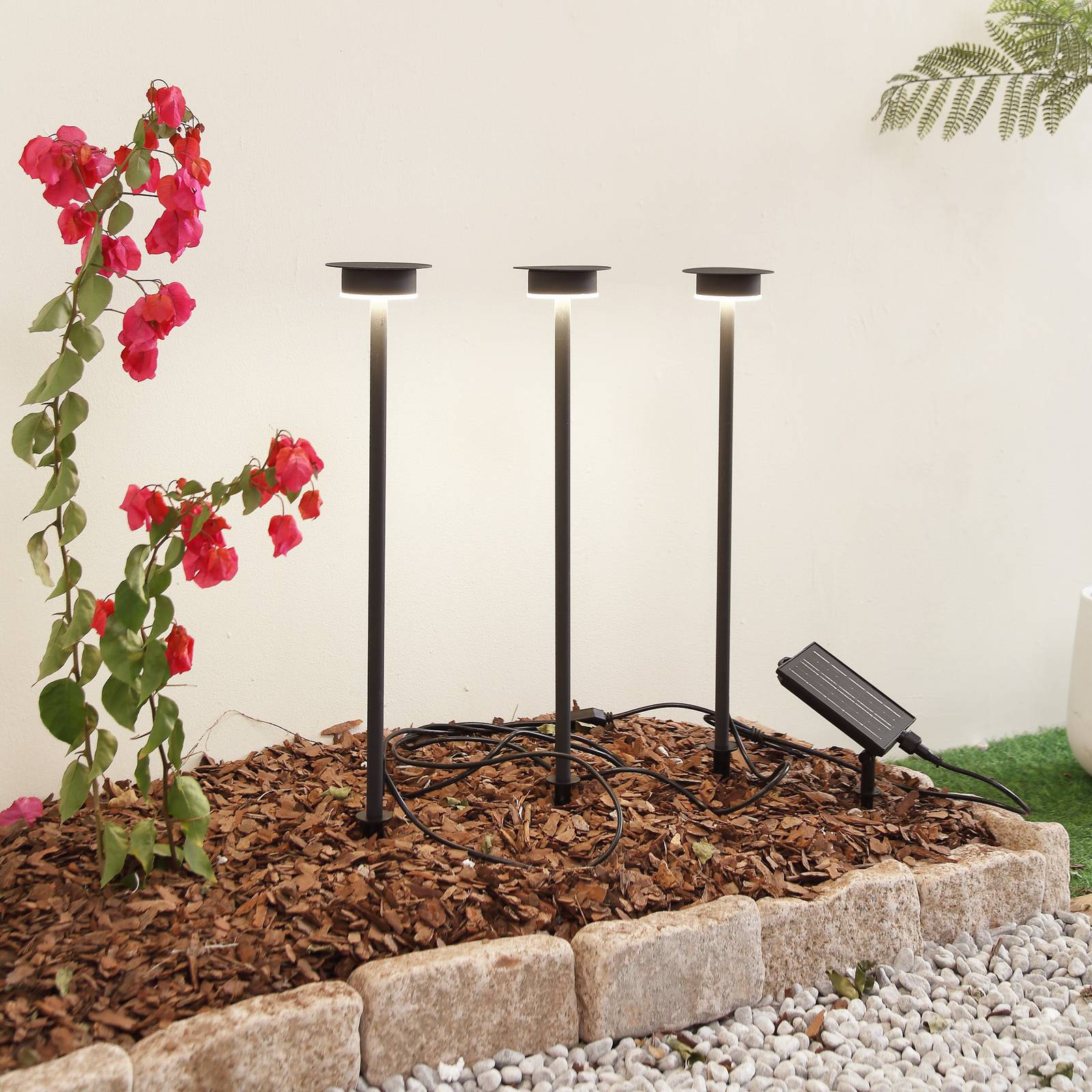 foto del prodotto lampada led solare lyris di lindby, set di 3, nero, alluminio, 3.000k