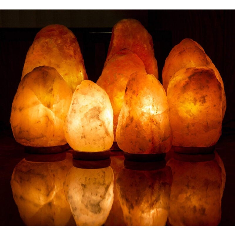 foto del prodotto lampada pietra di sale himalayano con base in cedro allevia stress purifica aria kg. 4 6 trade shop traesio