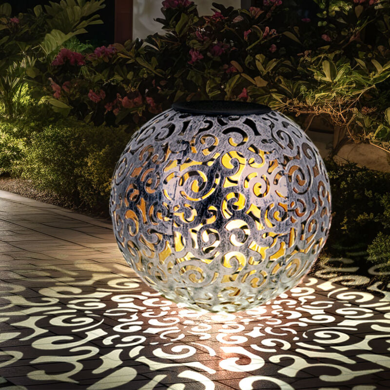 foto del prodotto lampada solare a led decorazione giardino lampada da esterno luce patio argento lampada a sfera antica con picchetto a terra, fori decorativi,
