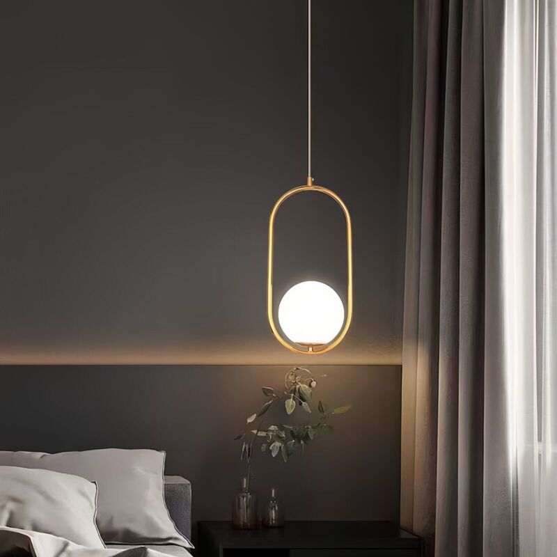 foto del prodotto lampadario a sospensione da soffitto moderno anello in oro con sfera in vetro opaco e attacco lampadine led g9