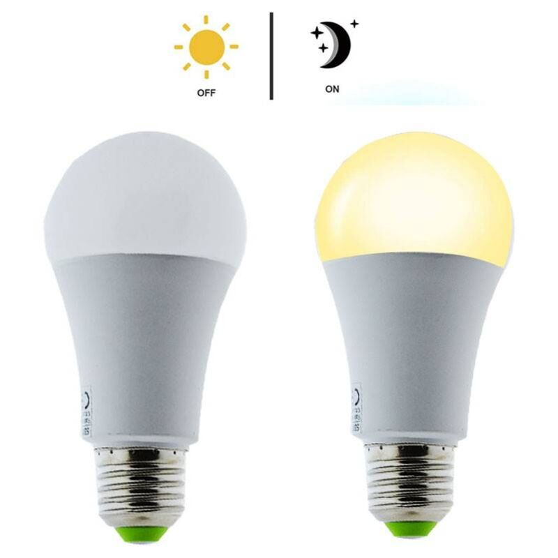foto del prodotto lampadina led e27 a60 con sensore crepuscolare bianco neutro