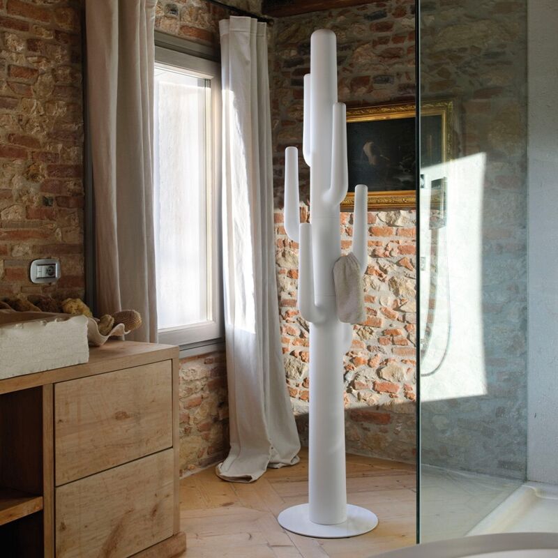 foto del prodotto lapsus rosso primario appendiabiti cactus colorato di design originale plust in polietilene interno esterno giardino piscina hotel