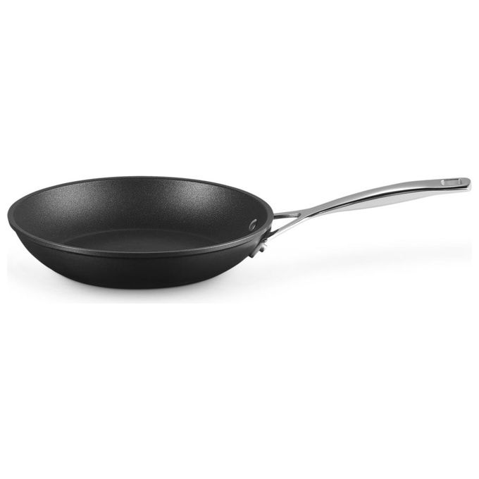 foto del prodotto le creuset padella bassa in alluminio antiaderente 28cm anche per induzione nero
