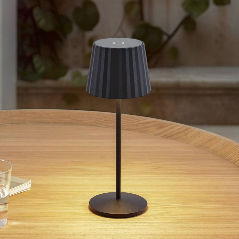 foto del prodotto led esali in nero da alluminio lindby