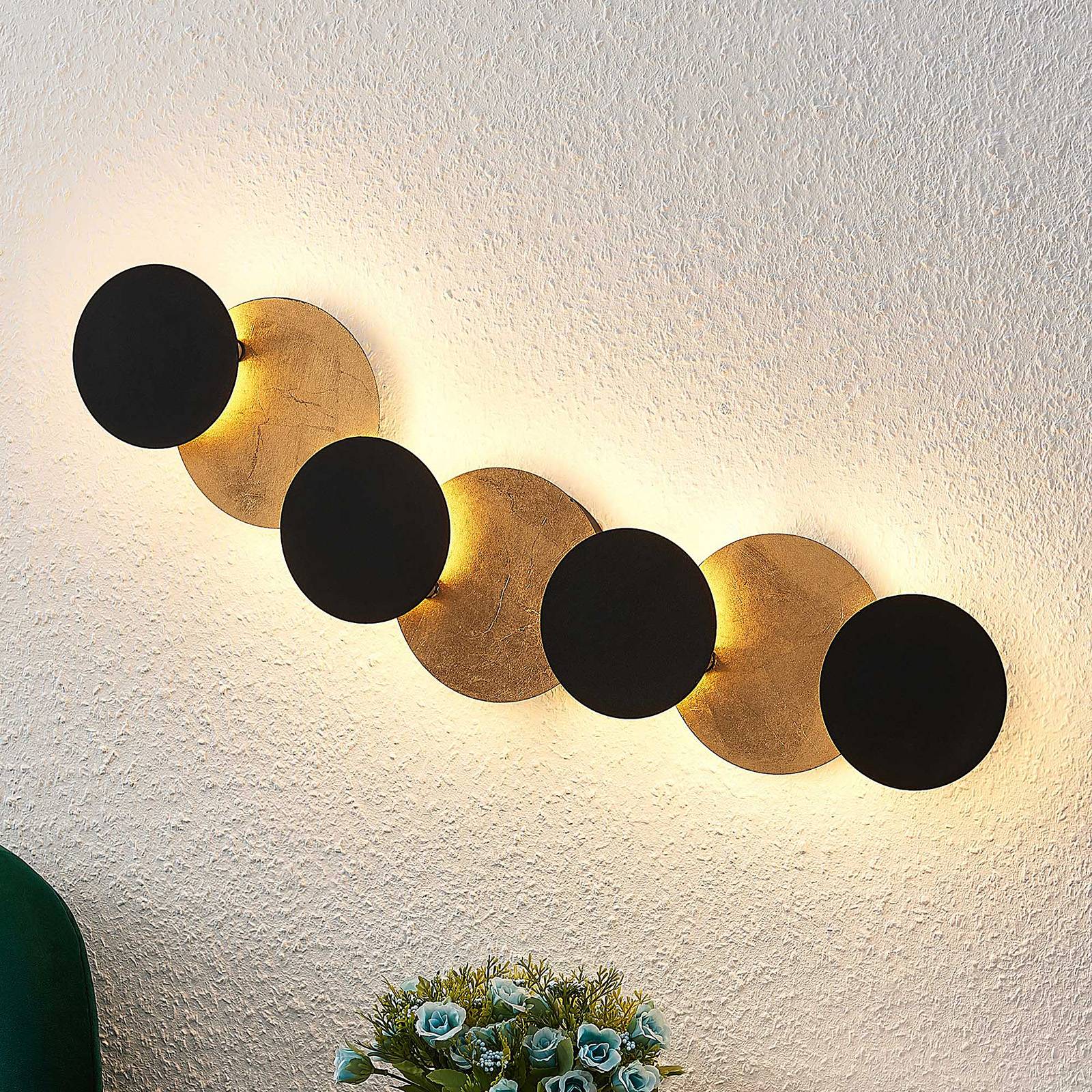 foto del prodotto led grazyna in nero da metallo lindby