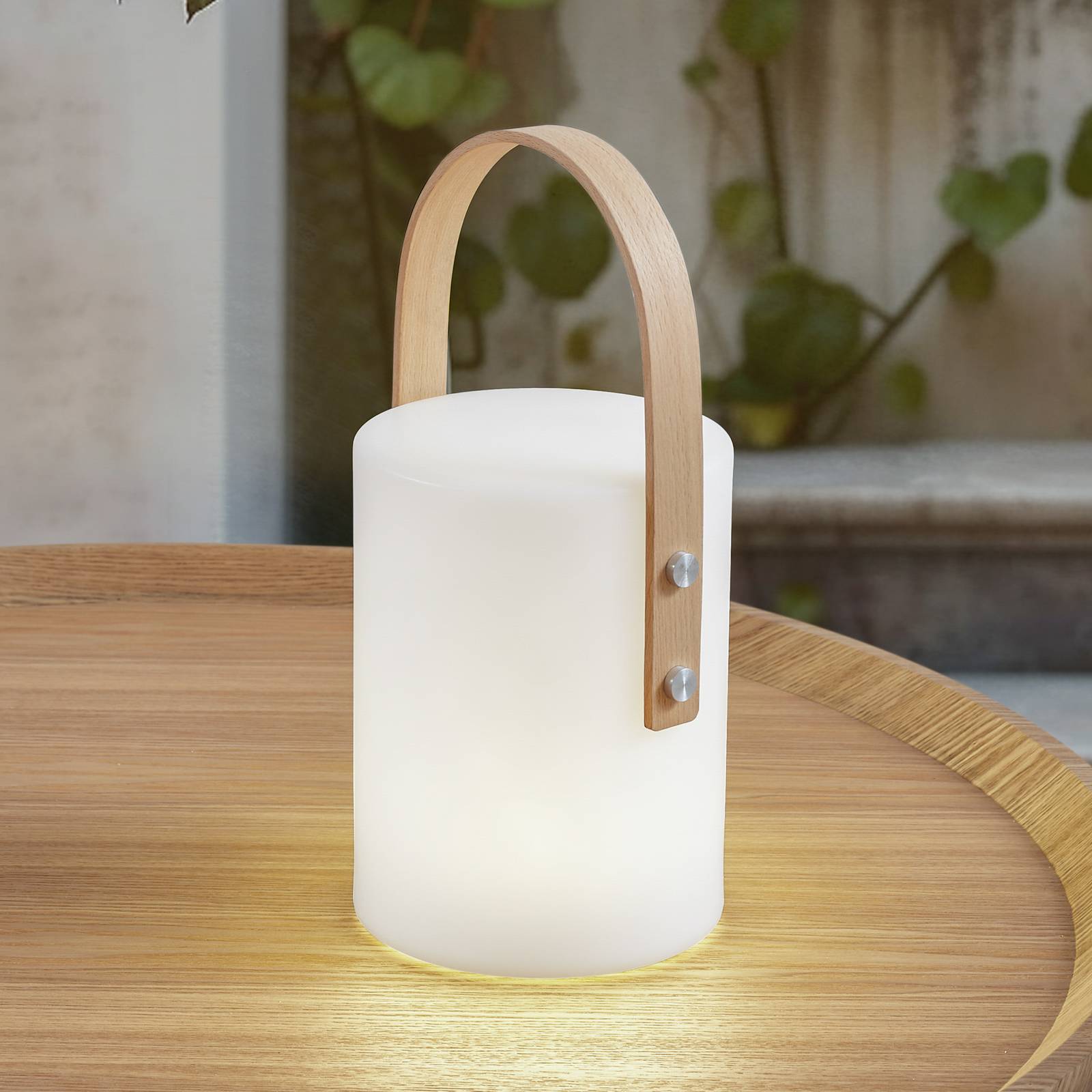 foto del prodotto led juria in bianco da legno lindby