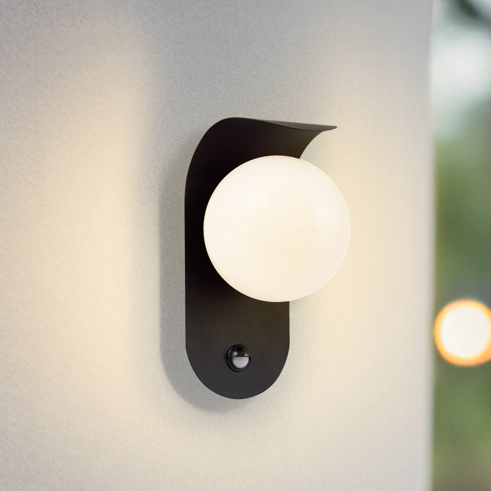foto del prodotto led lacie in nero da alluminio lindby