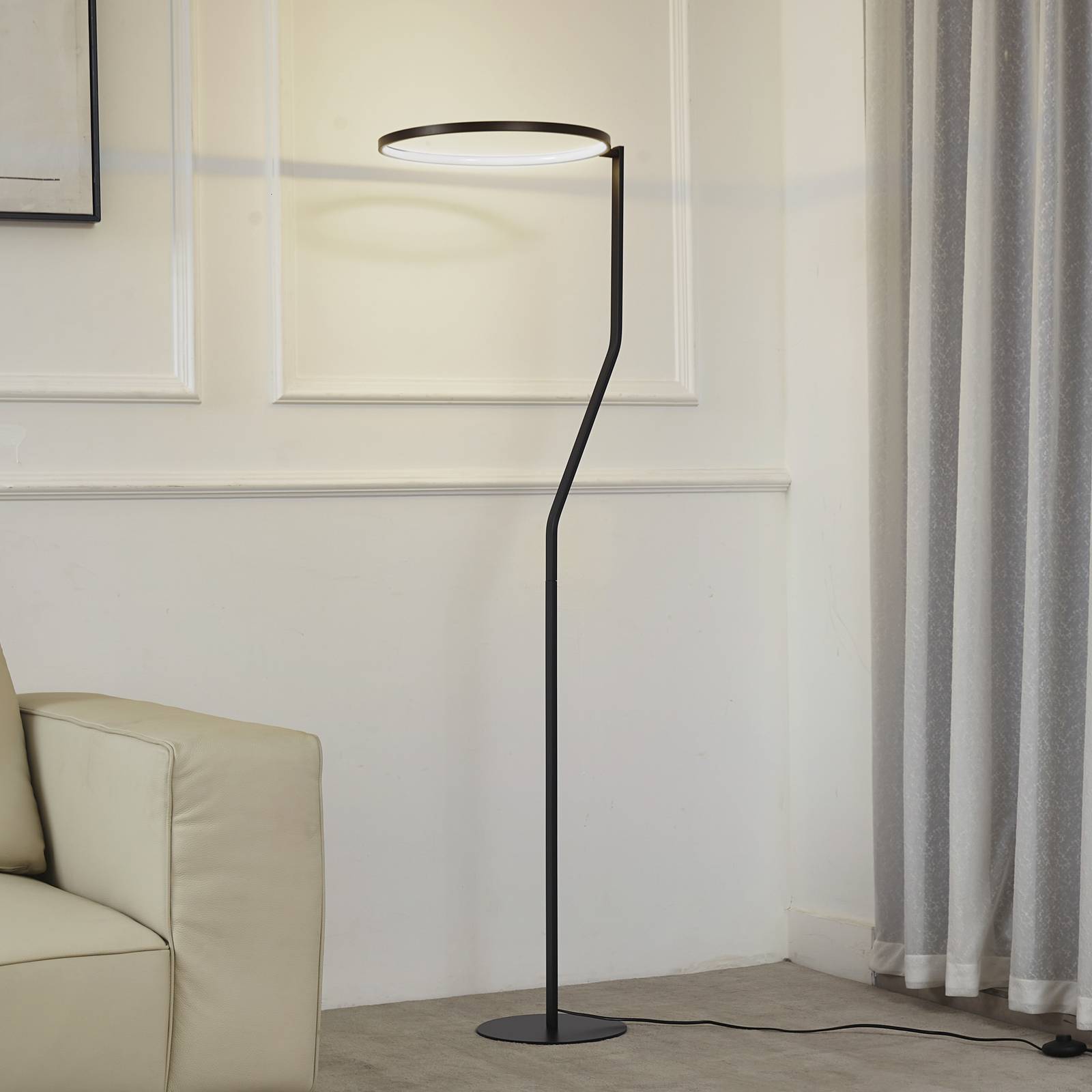 foto del prodotto led rayon in nero da metallo lindby