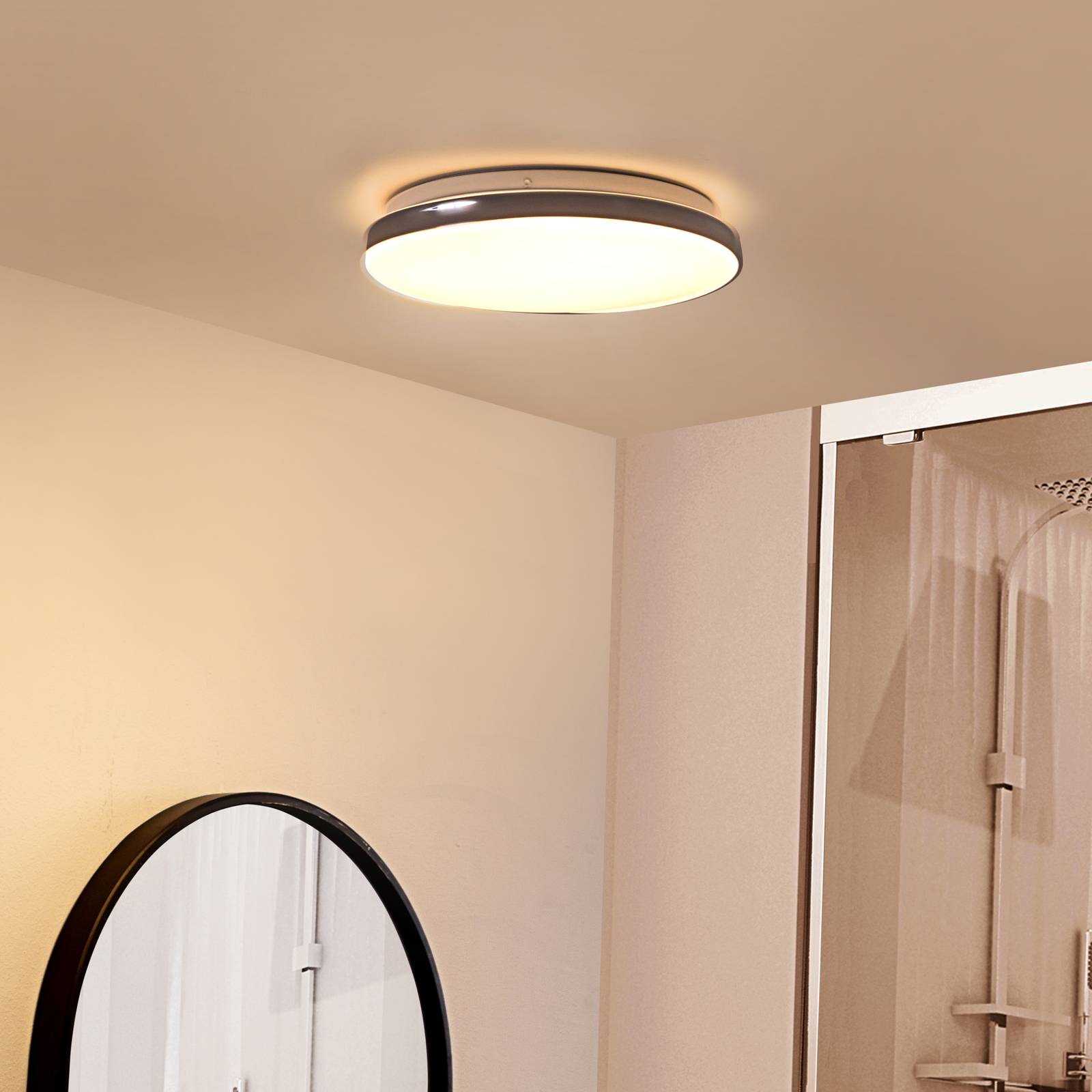 foto del prodotto led silvryn in bianco da plastica lindby
