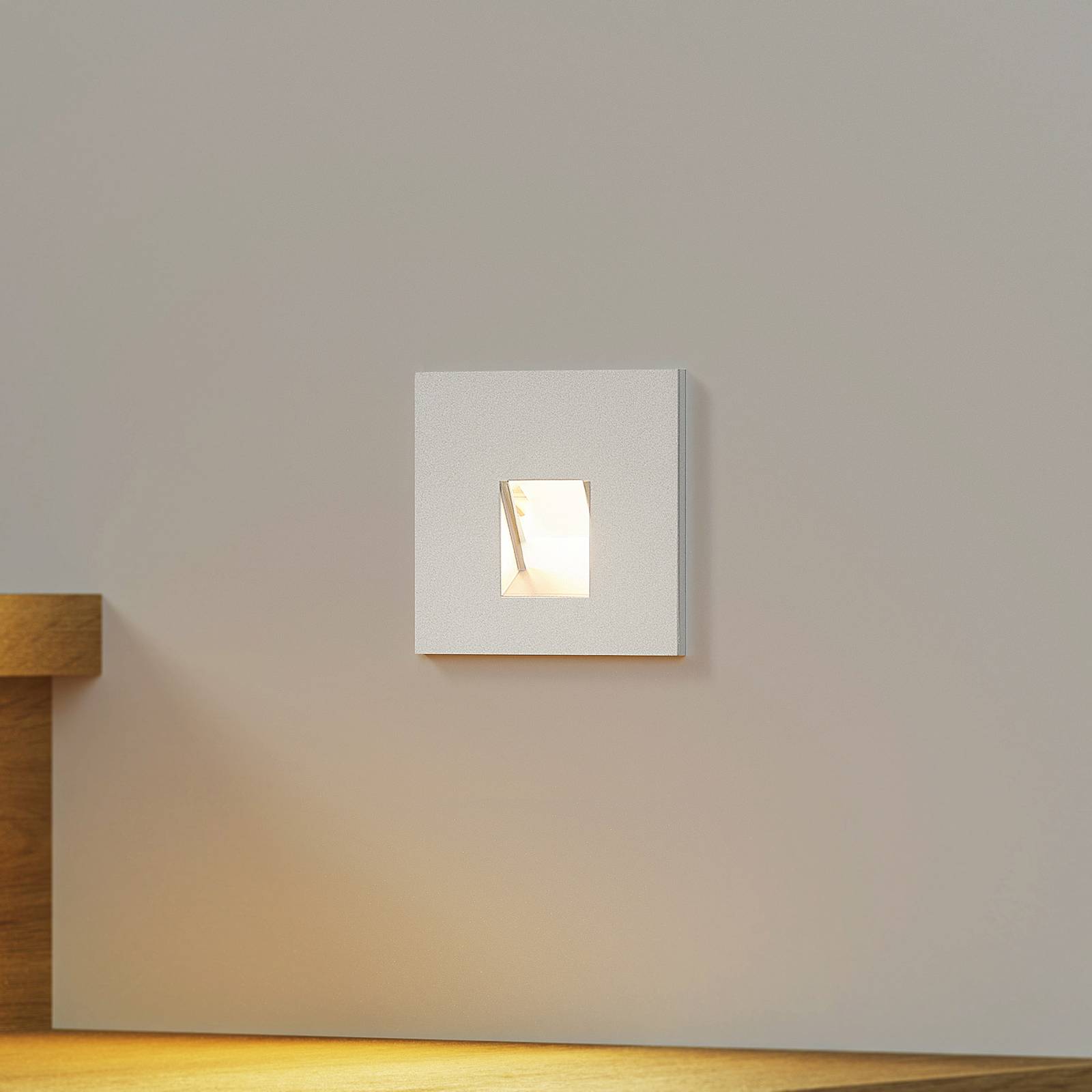 foto del prodotto led vexi in grigio da alluminio arcchio