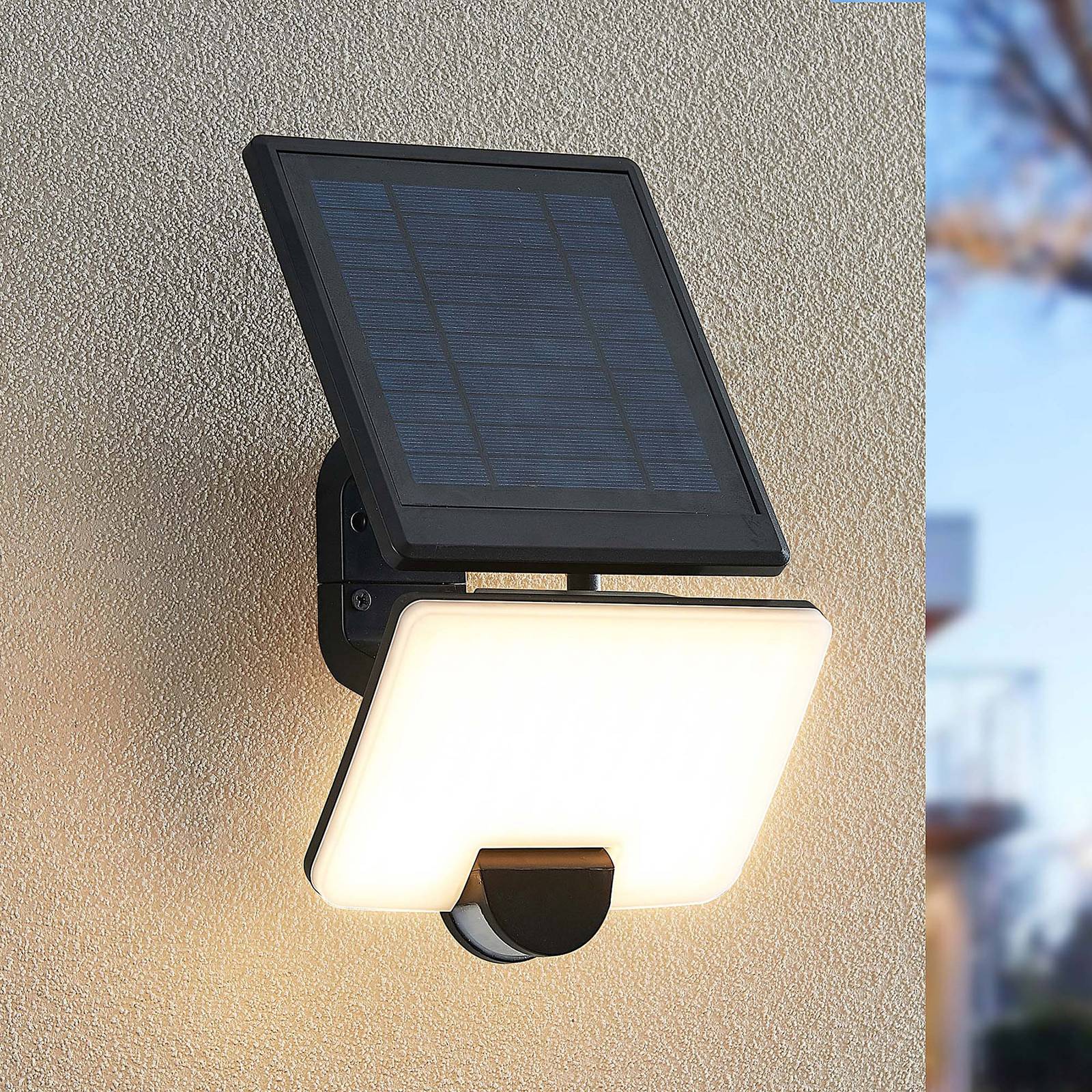 foto del prodotto led yahir in nero da plastica prios