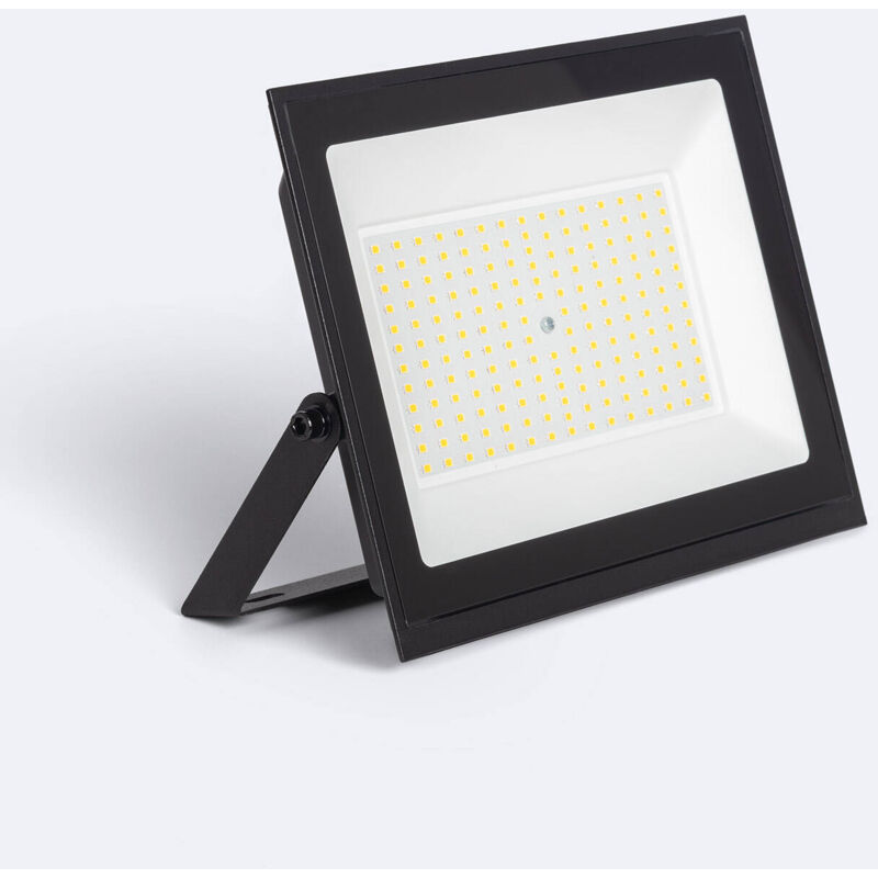 foto del prodotto ledkia proiettore led 100w 120 lm w ip65 s3 nero bianco caldo no 3000k