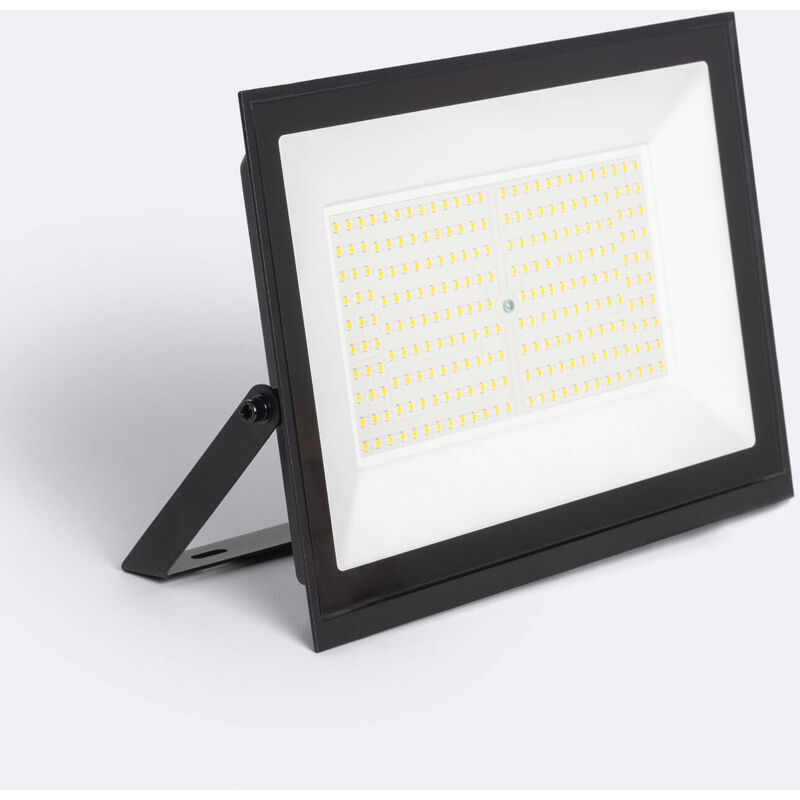 foto del prodotto ledkia proiettore led 150w 120 lm w ip65 s3 nero bianco caldo no 3000k