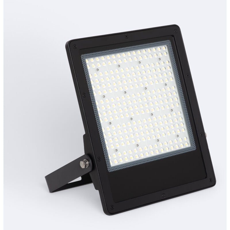 foto del prodotto ledkia proiettore led 150w regolabile triac 170 lm w ip65 elegance slim pro nero bianco caldo asimmetrica 30 x90 3000k