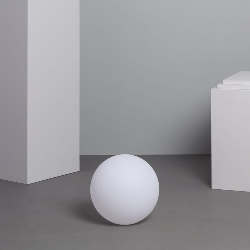 foto del prodotto ledkia sfera led rgbw ip65 30cm ricaricabile