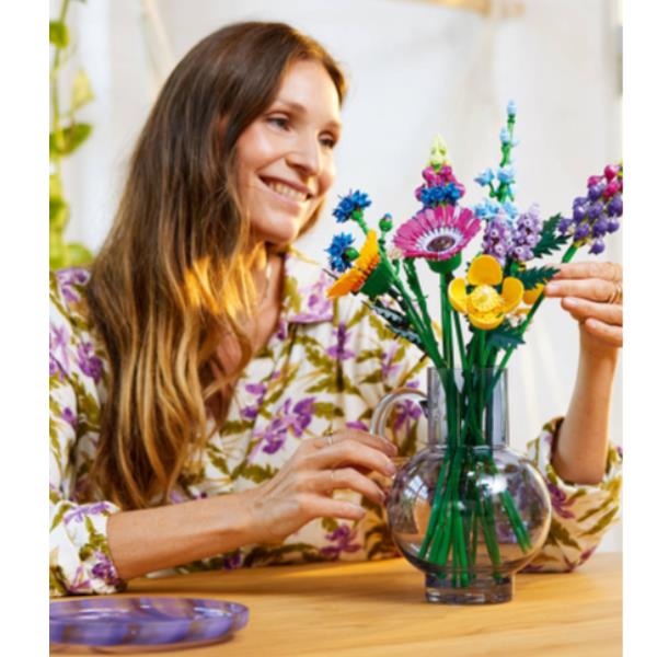 foto del prodotto lego 10313 icons bouquet fiori selvatici finti con papaveri e lavanda artificiali hobby creativo per adulti idea regalo per la casa botanical collection