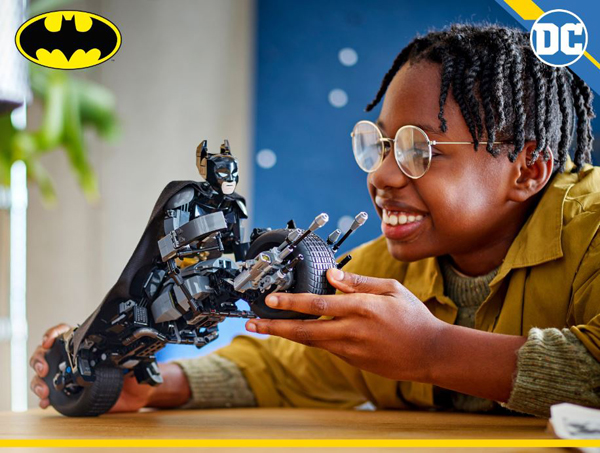 foto del prodotto lego super heroes dc personaggio costruibile di batman con bat-pod