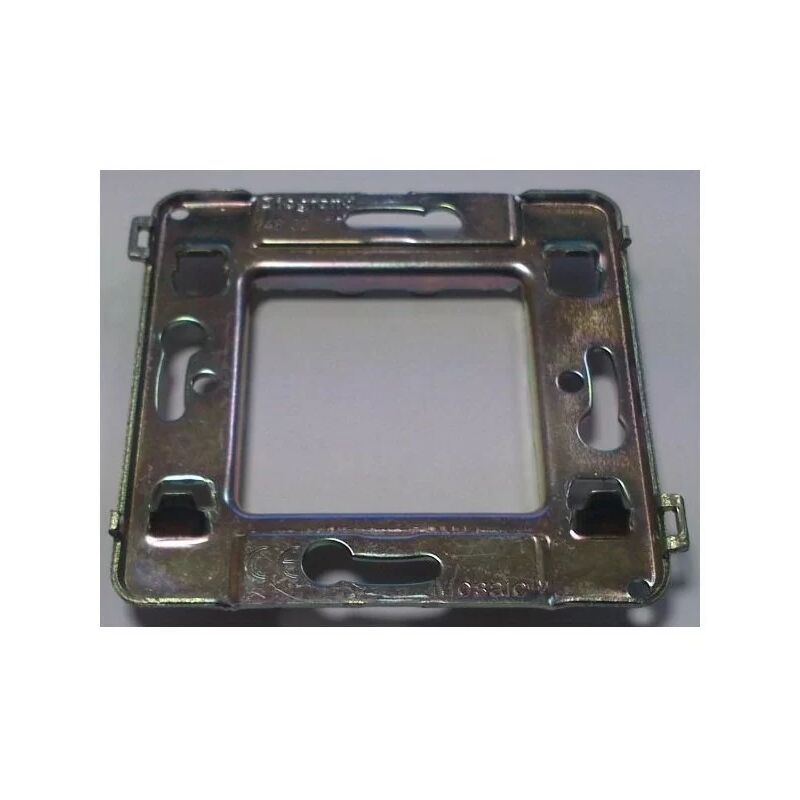 foto del prodotto legrand 074832 074842 supporto in metallo con viti artigli mosa c 45 2 moduli