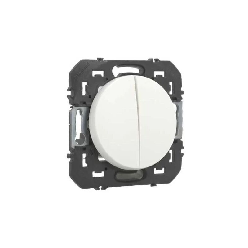 foto del prodotto legrand 600002 doppio interruttore o deviatore dooxie 10ax 250v finitura bianca