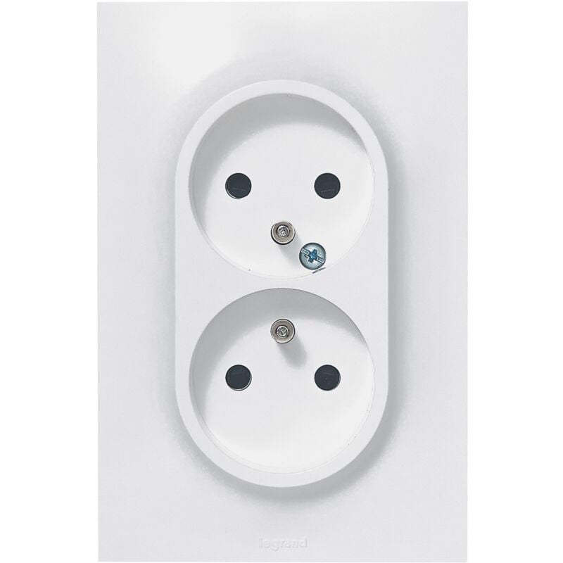 foto del prodotto legrand neptune doppia presa 2 poli terra 1 palo 16 a