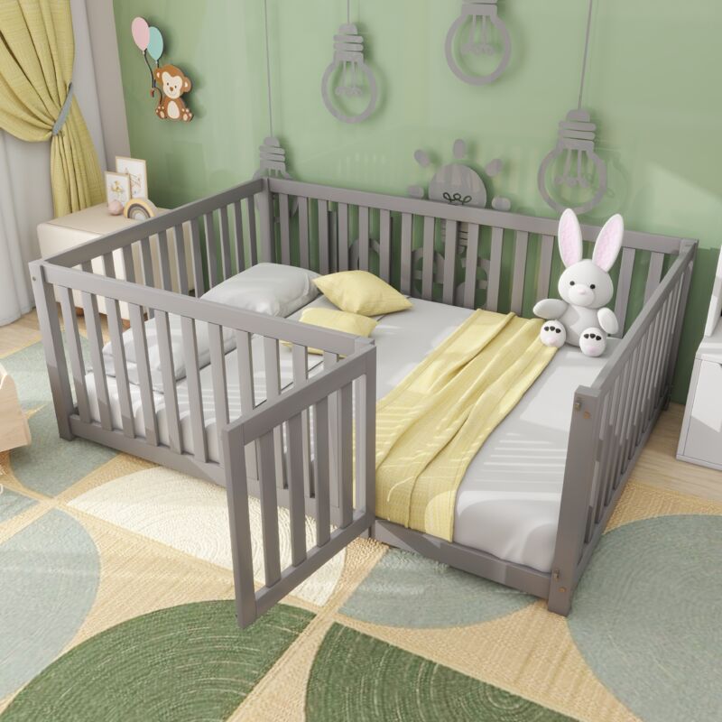 foto del prodotto lettino per bambini 140 x 200, struttura letto a pavimento in legno con recinzione e porta, grigio vecchio sku wf321564aag 